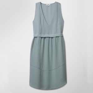 Wilfred Aritzia Vignette Dress in Seafoam Green Silk Sleeveless V Neckline US 4